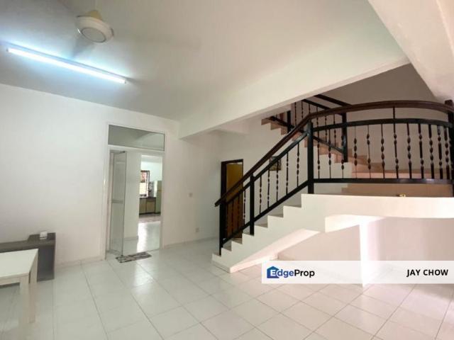 House for sale in Malaka