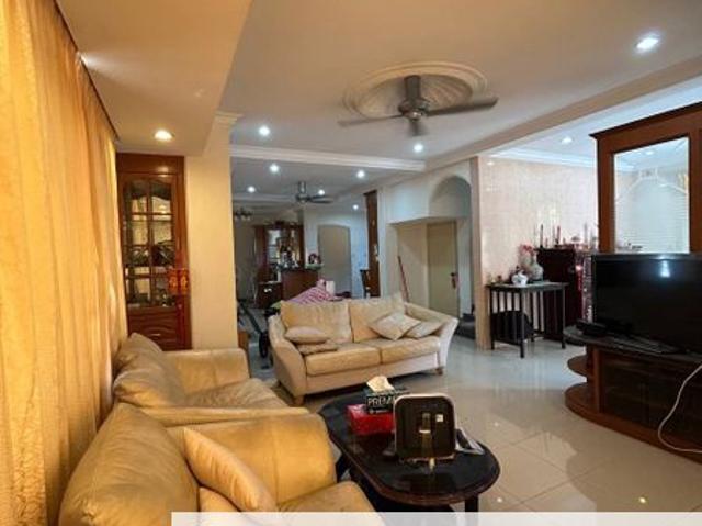 House for sale in Malaka