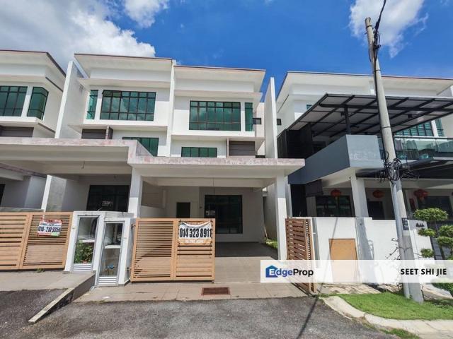 House for sale in Malaka