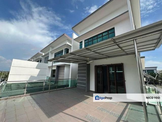House for sale in Malaka