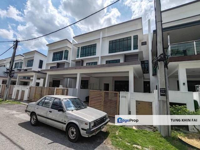 House for sale in Malaka