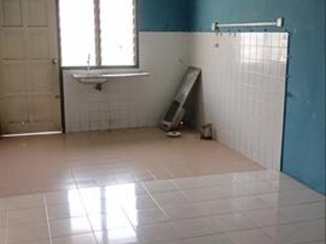 Terraced House for sale in Malaka