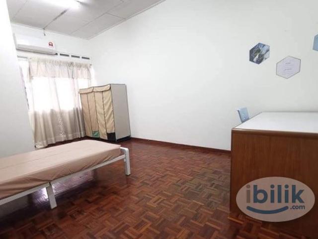 Room for rent in Petaling, Damansara Damai