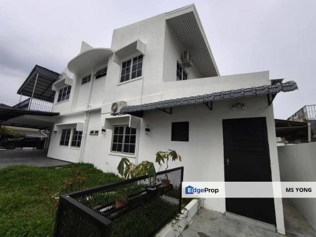 House for sale in Malaka