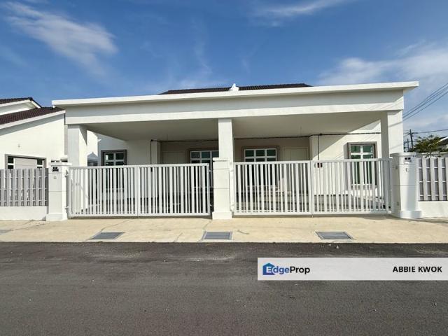 House for sale in Malaka