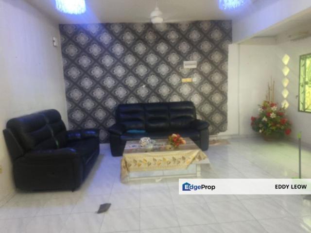 House for sale in Malaka