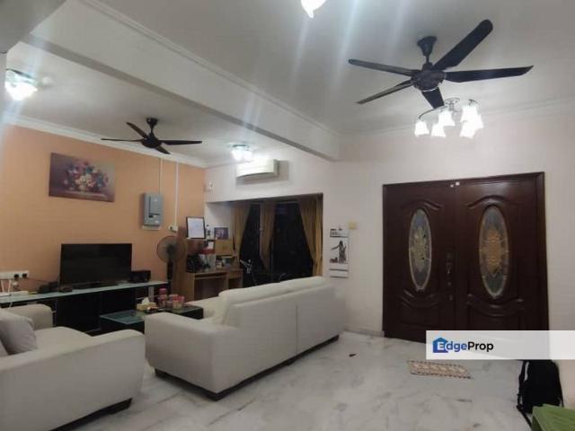House for sale in Malaka