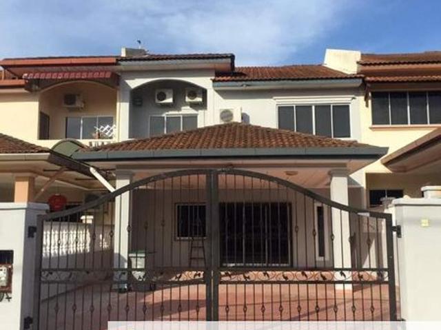 House for sale in Malaka