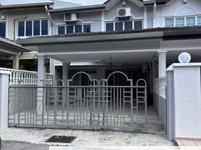 House for sale in Malaka