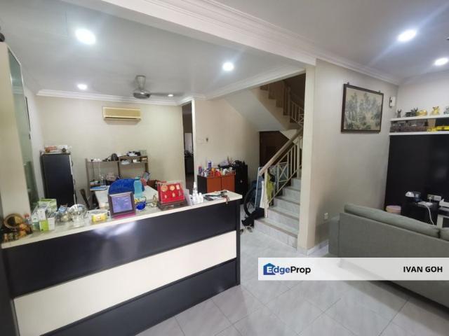 House for sale in Malaka