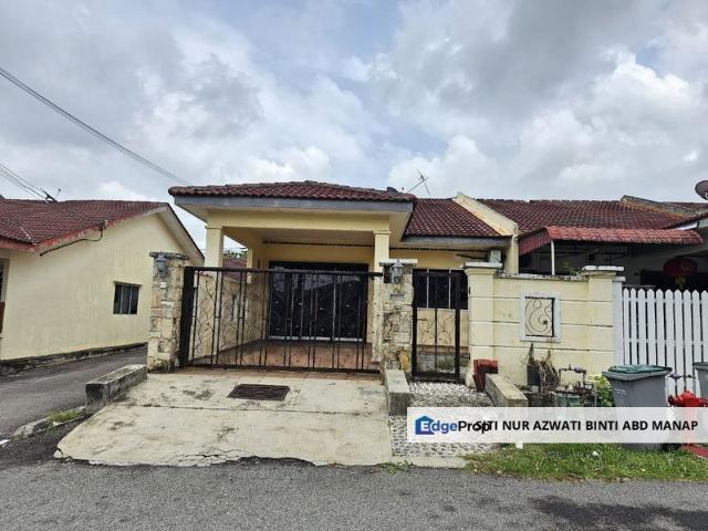 House for sale in Malaka