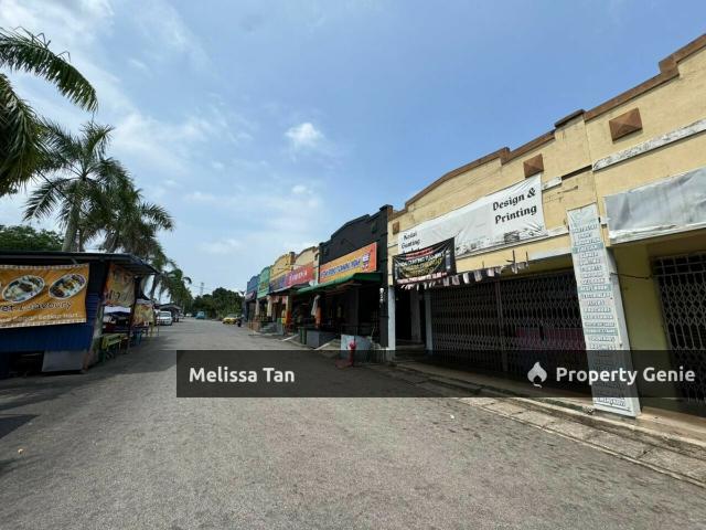 Shop for sale in Malaka