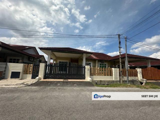 House for sale in Malaka