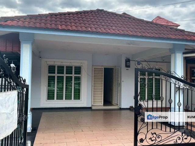 House for sale in Malaka