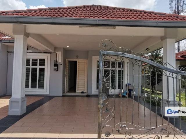 House for sale in Malaka