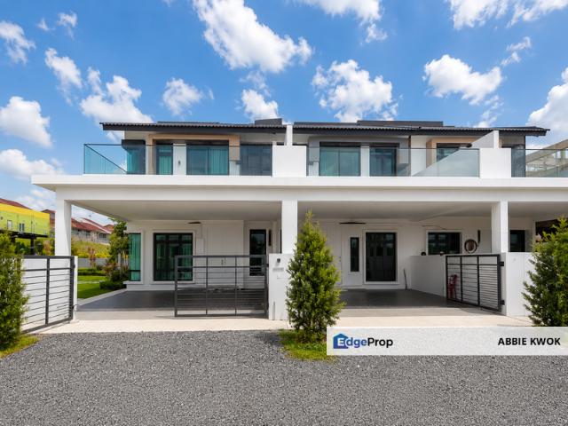 House for sale in Malaka