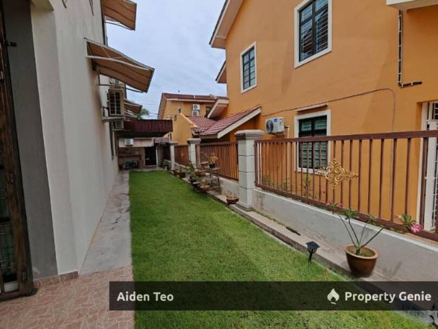 Terraced House for sale in Malaka