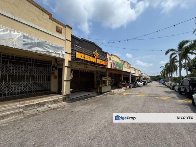 Shop for sale in Malaka