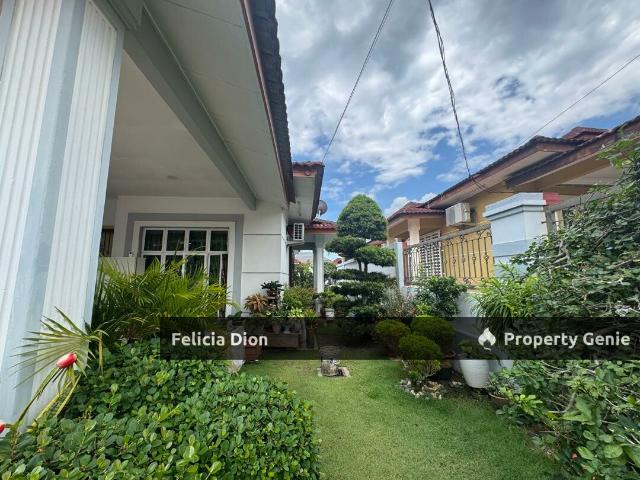 Residential House for sale in Malaka