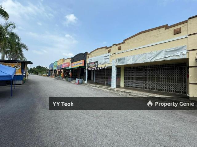 Shop for sale in Malaka