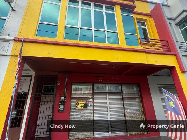 Shop for rent in Malaka