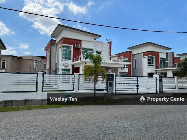 Bungalow for sale in Malaka