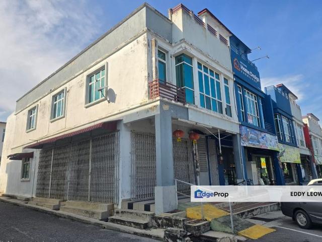 Shop for rent in Malaka
