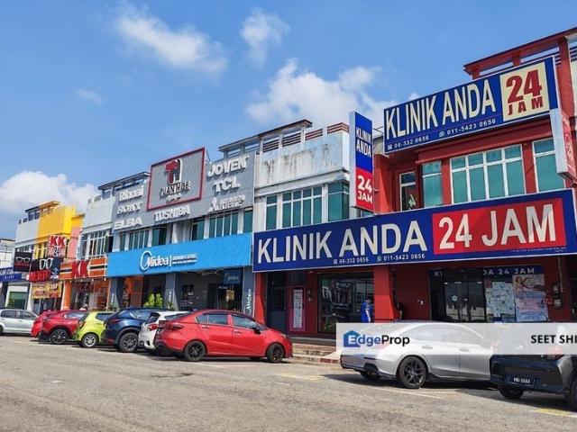Shop for sale in Malaka