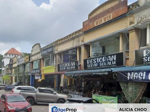 Shop for sale in Johor