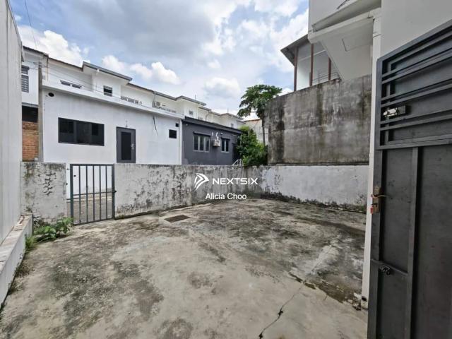 Residential House for sale in Ulu Tiram, Johor