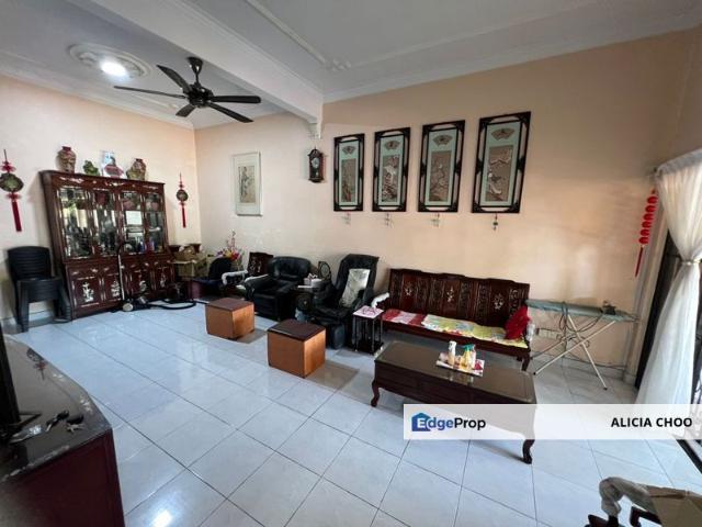 House for sale in Ulu Tiram, Johor