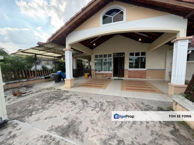 House for sale in Ulu Tiram, Johor