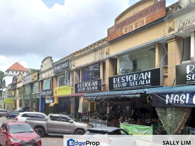 Shop for sale in Johor