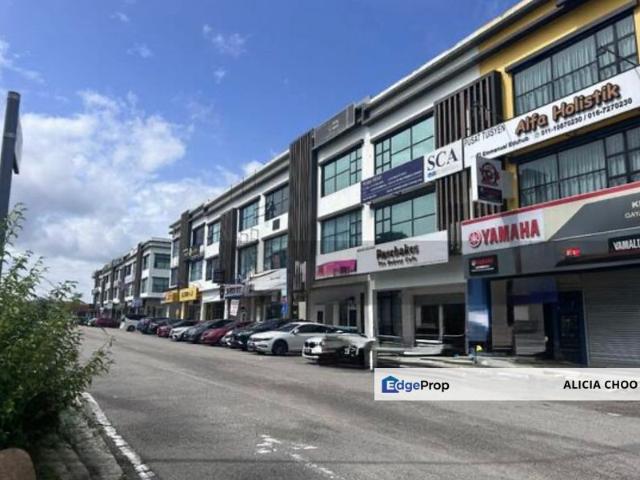 Shop for sale in Johor