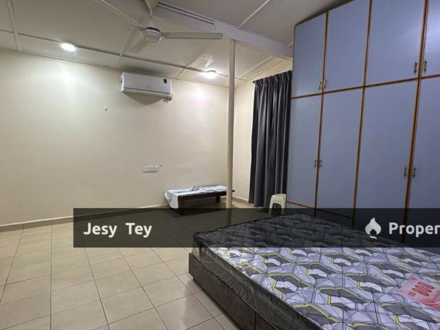 Terraced House for rent in Taman Pelangi, Johor Bahru