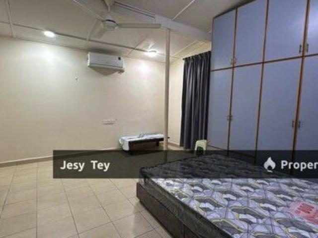House for rent in Taman Pelangi, Johor Bahru