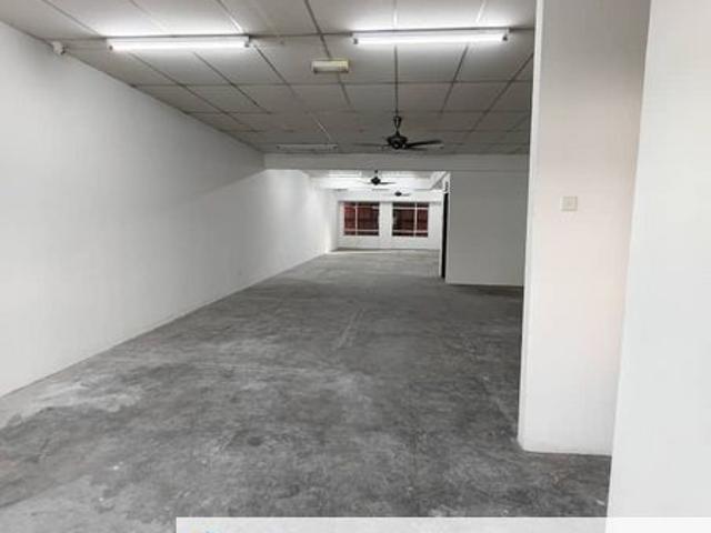 Shop for rent in Kajang, Langat