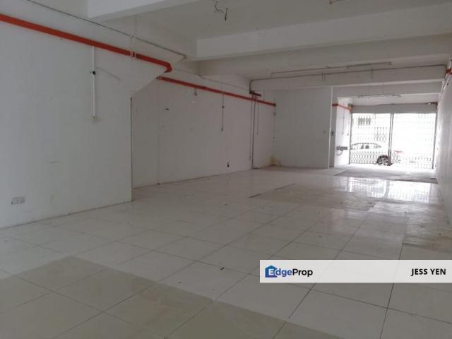 Shop for rent in Kajang, Langat