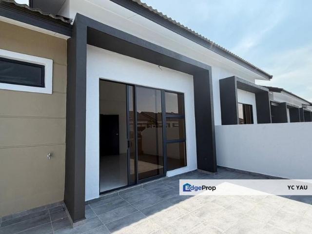 House for sale in Malaka