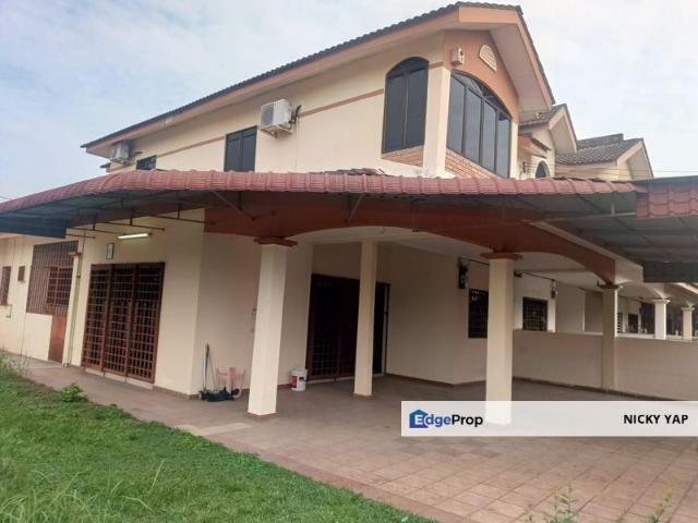 House for sale in Malaka