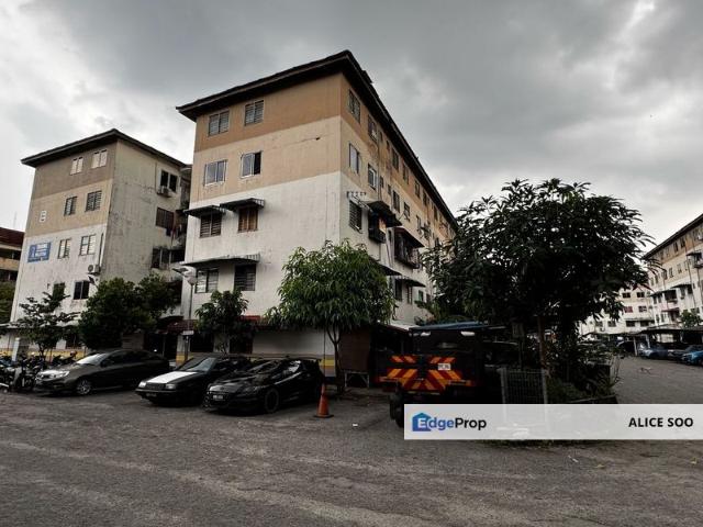 Flat for sale in Petaling, Subang Jaya