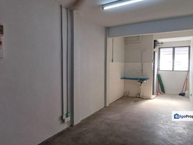 Flat for sale in Petaling, Subang Jaya