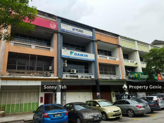 Shop for rent in Seksyen 25, Shah Alam