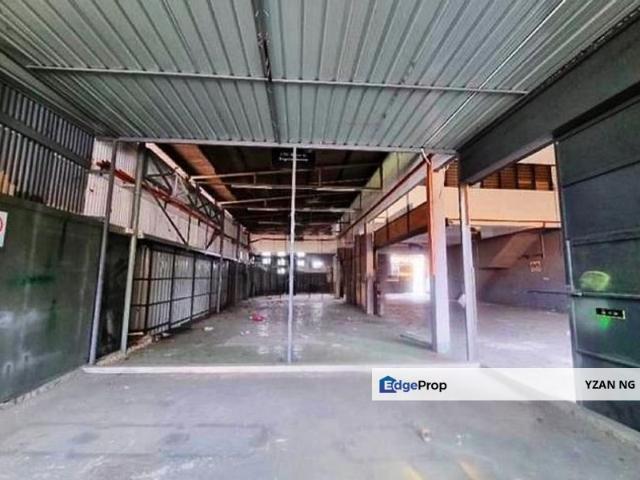 Warehouse for rent in Seri Kembangan, Majlis Bandaraya Subang Jaya