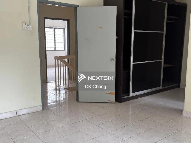 Warehouse for sale in Johor