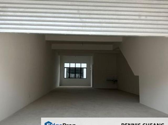 Shop for rent in Pekan Nanas, Johor