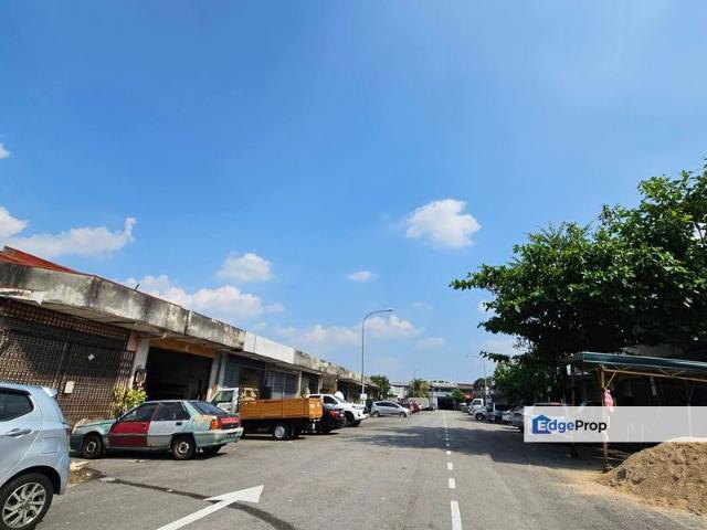 Warehouse for sale in Puchong, Majlis Bandaraya Subang Jaya