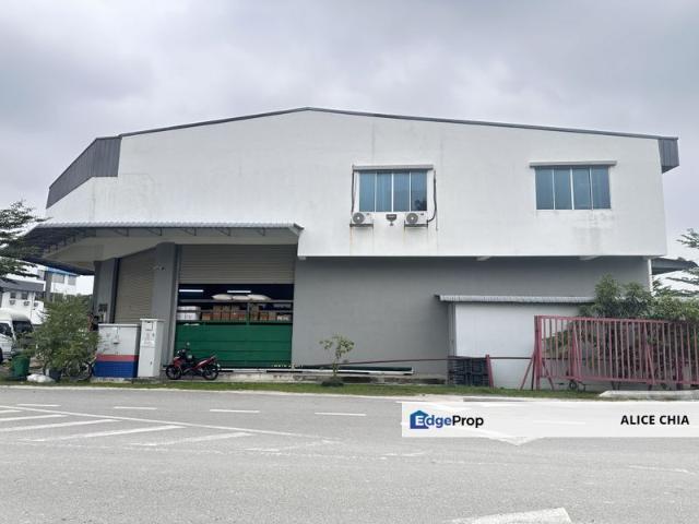 Warehouse for rent in Taman Perindustrian Puchong, Majlis Bandaraya Subang Jaya