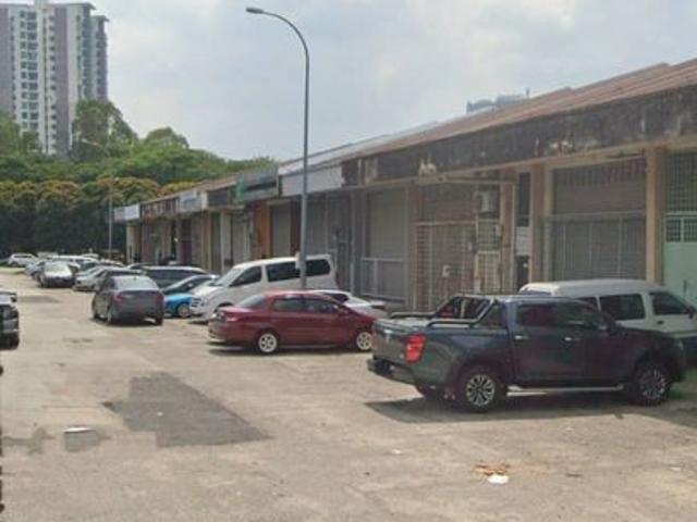 Warehouse for rent in Petaling, Alam Impian