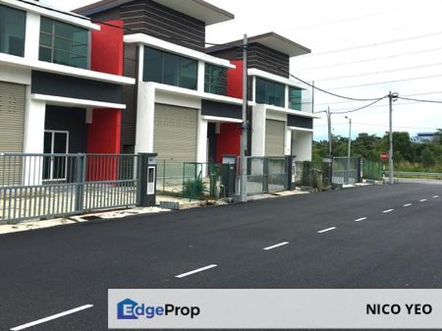 Warehouse for sale in Malaka